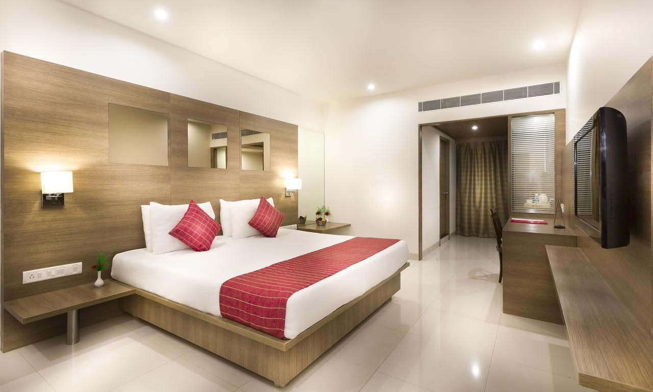 Regency Tiruttani By Grt Hotels Kültér fotó