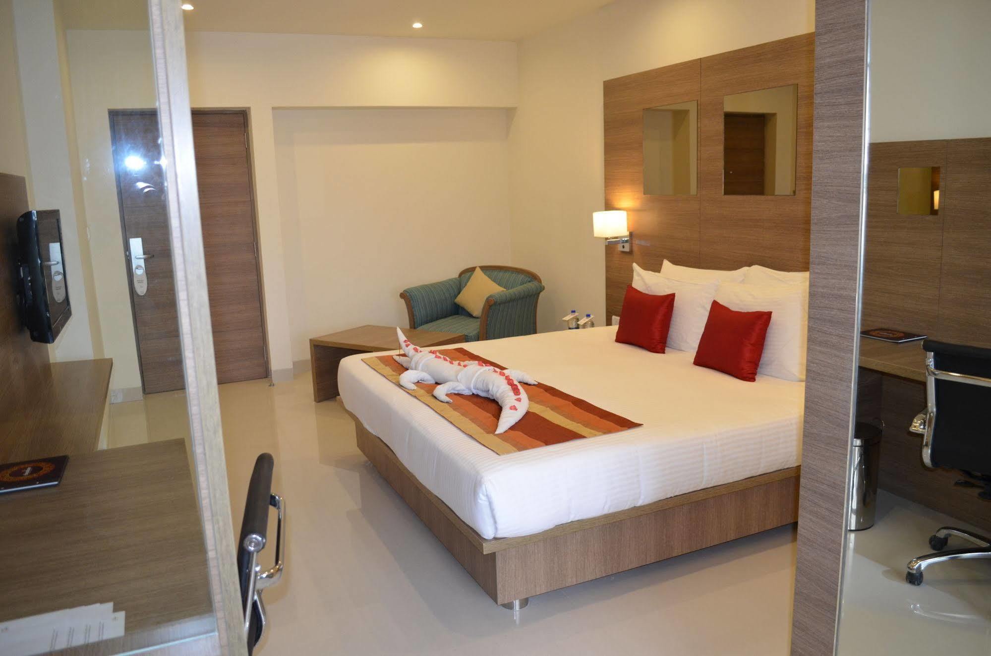 Regency Tiruttani By Grt Hotels Kültér fotó